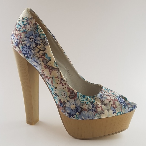 Design by Jacobies Shoes - PEEP TOE FLORAL PLATFORMS✨